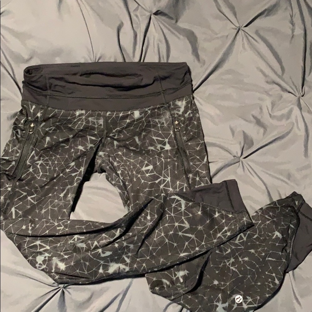 Black and grey lululemon pants